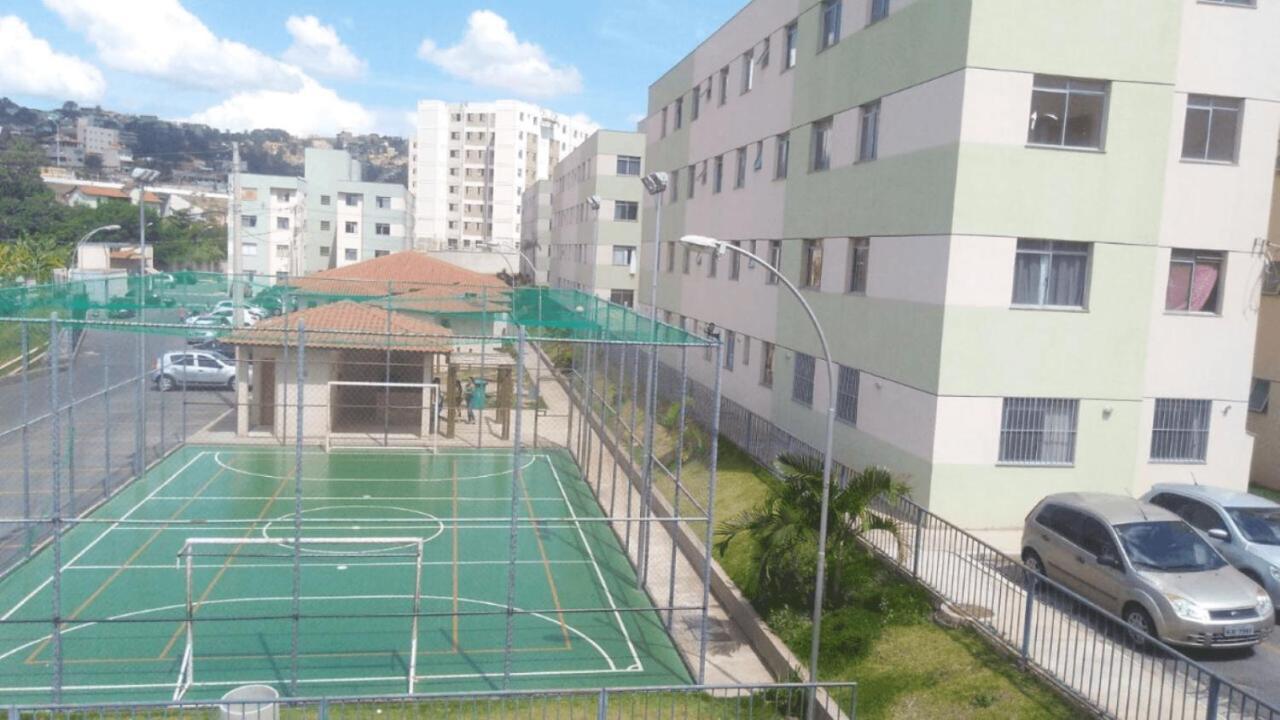 Condominio Encantador Com Estacionamento Vespasiano Exterior foto
